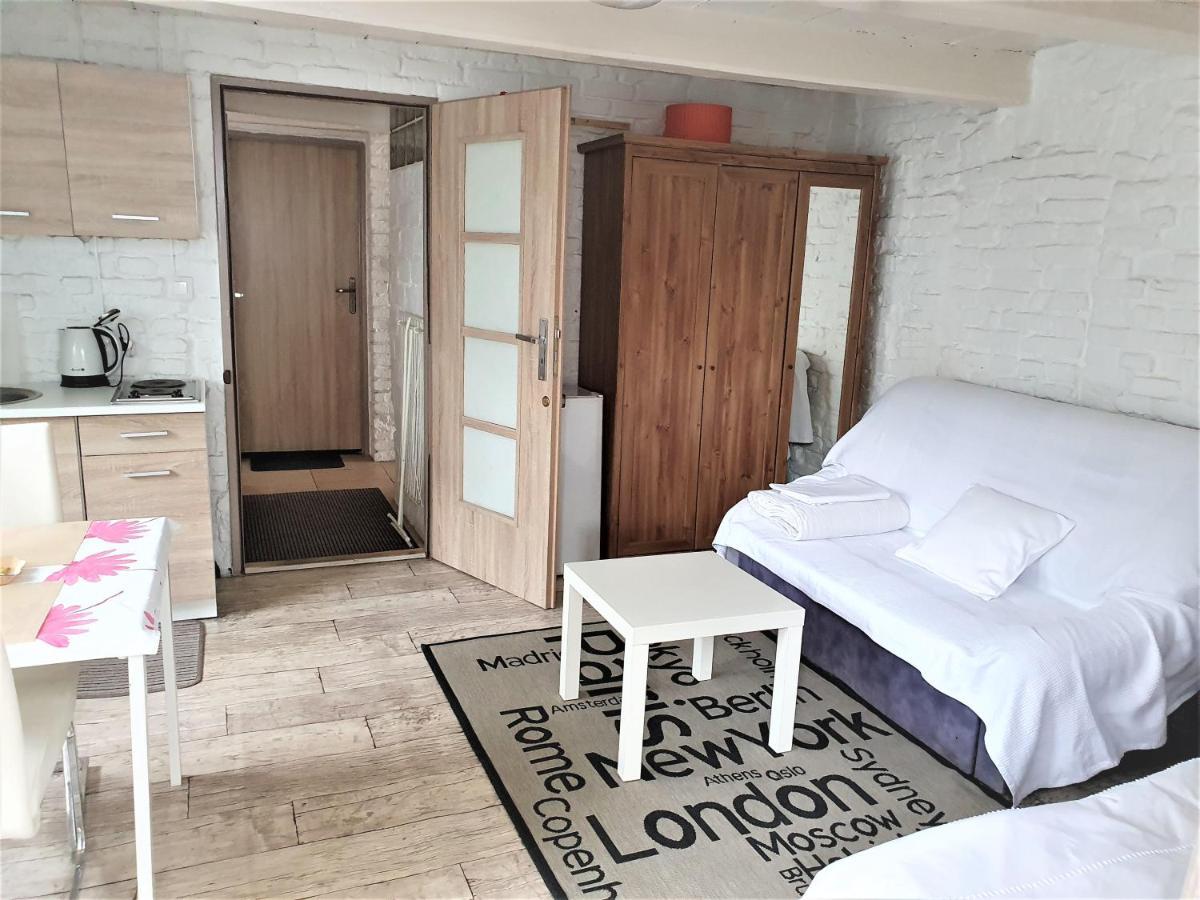 Appartement Fajne Stylowe Studio Z Aneksem Kuchennym à Poznań Extérieur photo