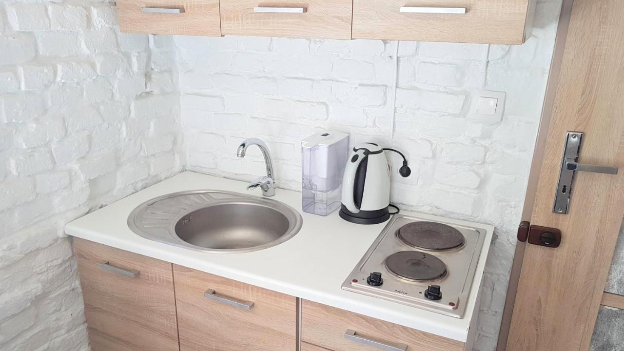 Appartement Fajne Stylowe Studio Z Aneksem Kuchennym à Poznań Extérieur photo